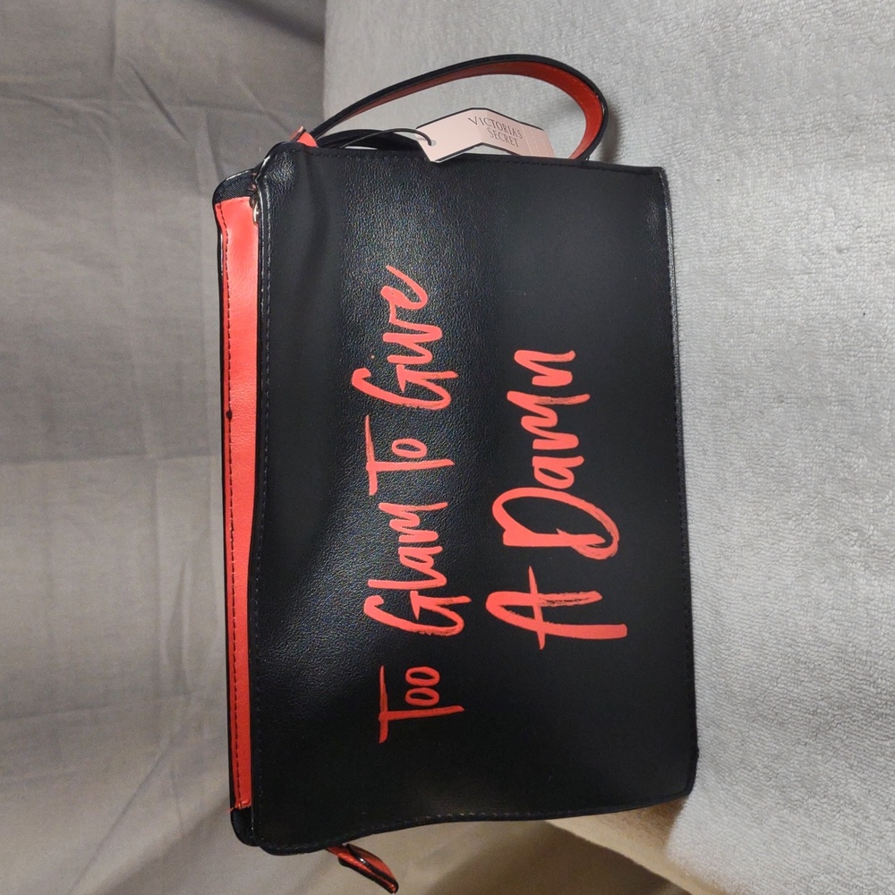 NWT Victoria's Secret Travel / Make-up Bag - Black & Red w/Wrist Strap - Picture 2 of 12